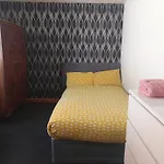 Peace House Homestay Leeds (West Yorkshire)